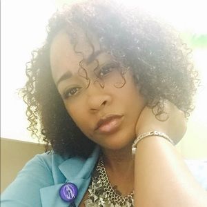 Meet your Posher, Felesha